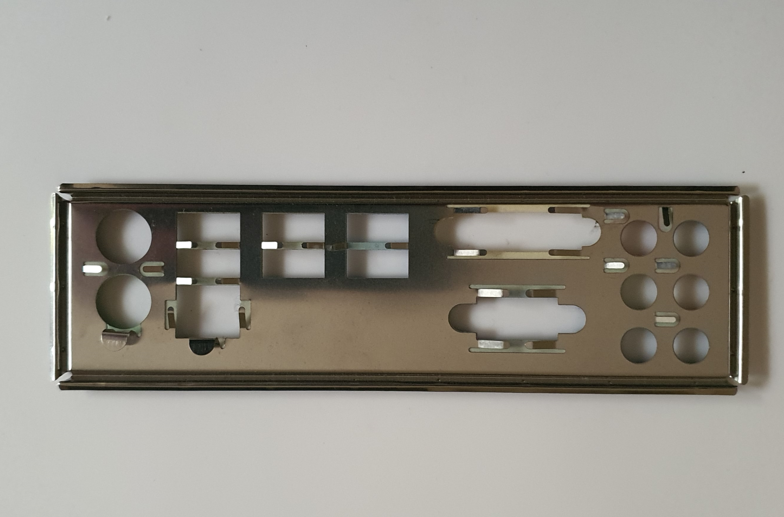 Plaque I / O Shield – Image 2