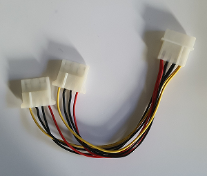 Adaptateur 1 X Molex 4 broches vers 2 X Molex  4 broches (neuf)