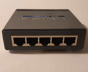 Switch réseaux LinkSys 5 ports