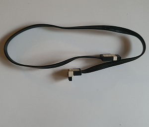 Câble sata Noir et blanc 50 cm courbé avec agrafe